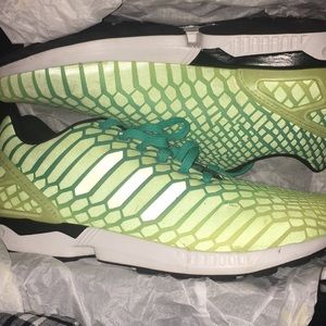 Meet your Posher, Tehron